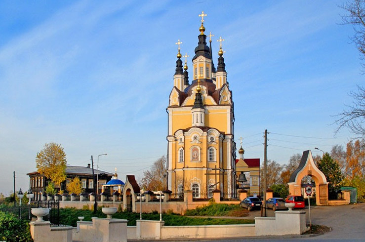 Здание Воскресенской церкви в Томске Здание Воскресенской церкви в Томске