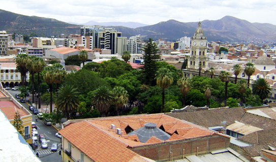 Площадь 14 сентября (Plaza 14 de Septiembre) в городе Кочабамба