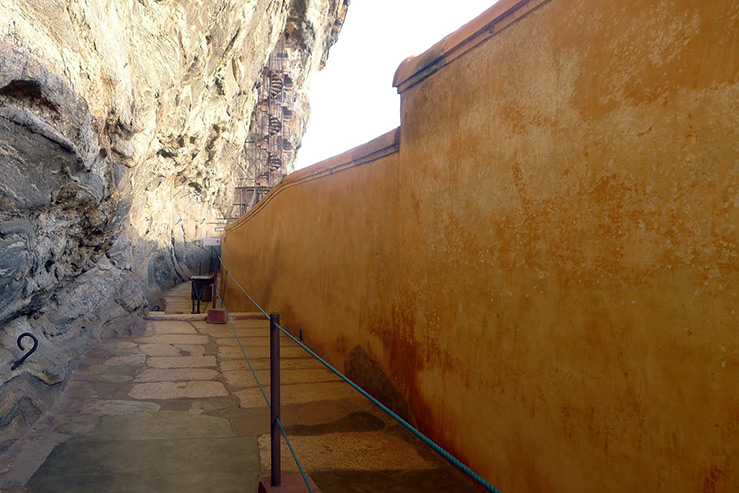 Зеркальная стена, Сигирия Зеркальная стена, Сигирия