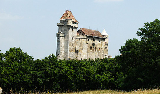 Замок Лихтенштейн (Burg Liechtenstein) в Нижней Австрии