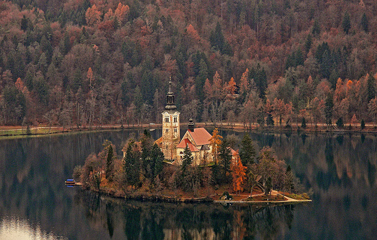 Островок на озере Блед