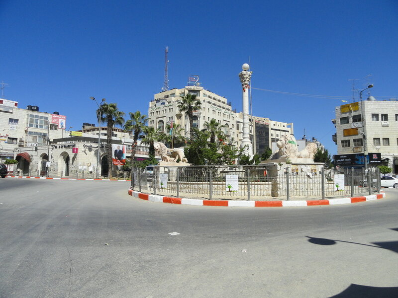 Центральная площадь Аль-Манара Центральная площадь Аль-Манара