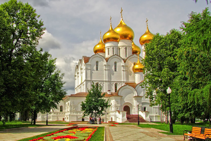 Успенский собор в Ярославле Успенский собор в Ярославле