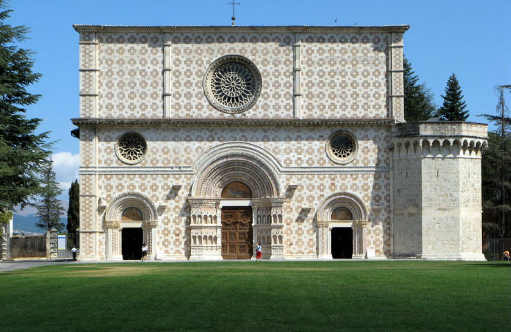 Базилика Святой Марии (Basilica di Santa Maria di Collemaggio)