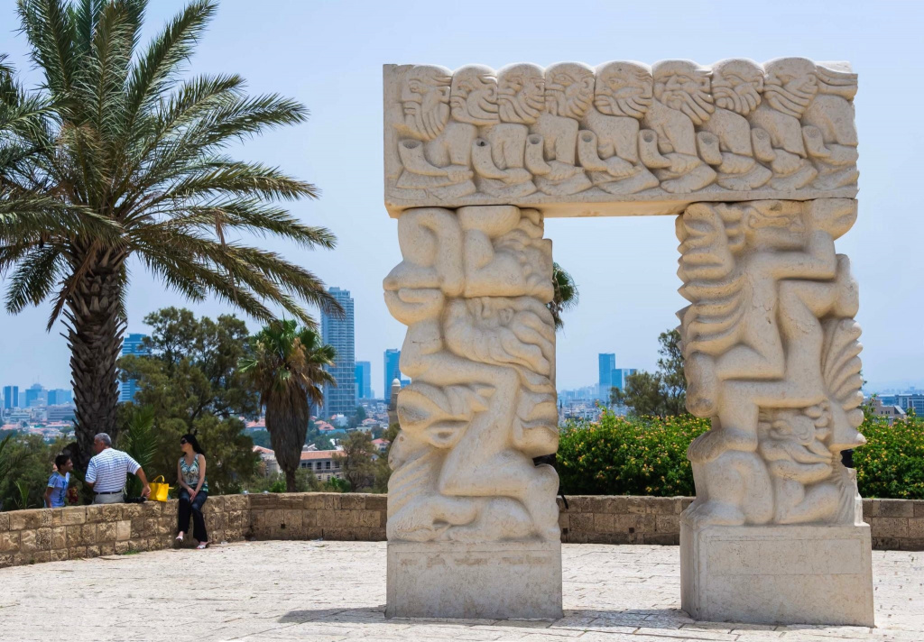 Скульптура “Ворота Веры” Скульптура “Ворота Веры”