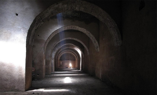 Подземная тюрьма Кара (Cara subterranean prison)