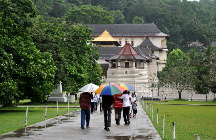Храм Зуба Будды в Канди