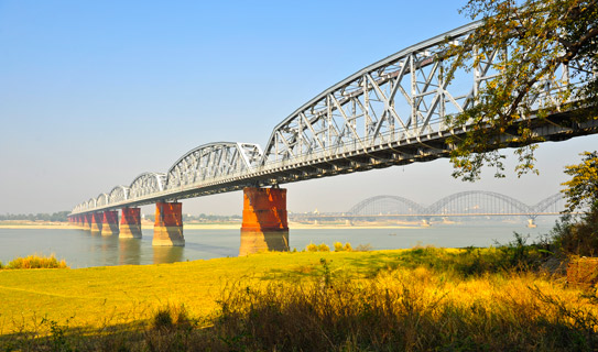 Мост Авы (Ava Bridge)