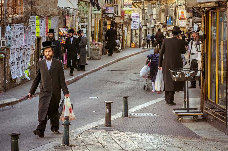 Дресс-код в религиозных кварталах израильских городов Дресс-код в религиозных кварталах израильских городов