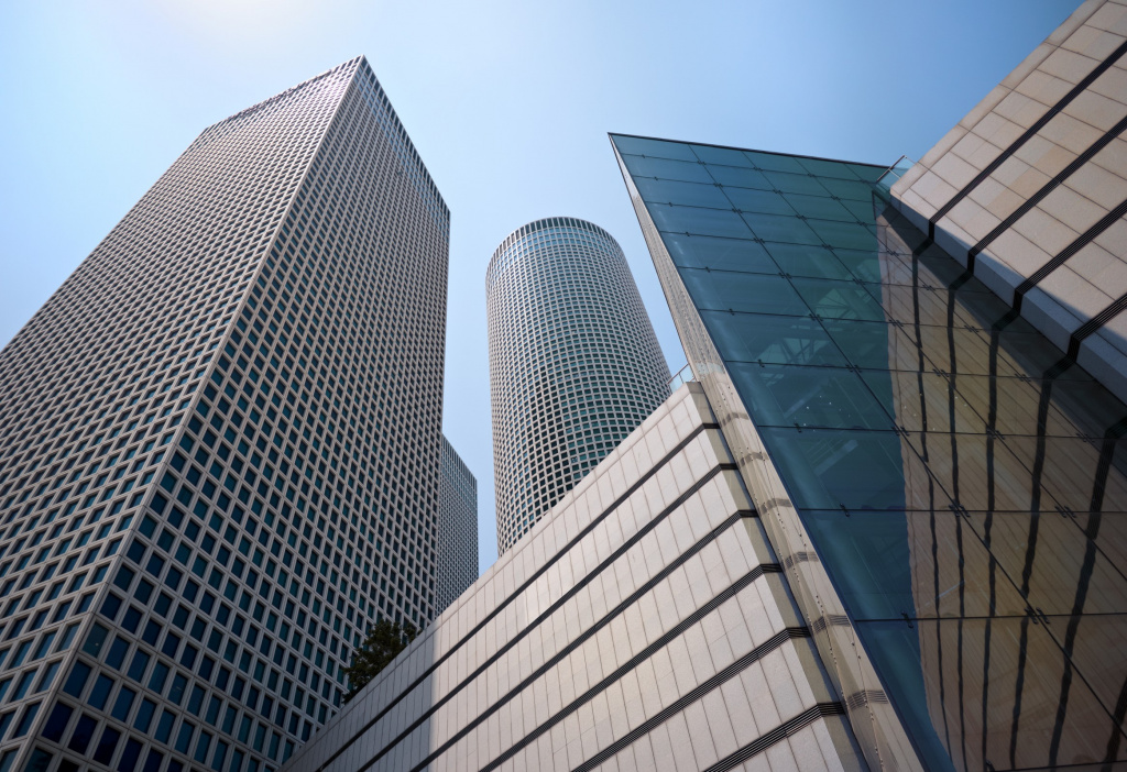 Три небоскреба, расположенные в центре Тель-Авива Три небоскреба, расположенные в центре Тель-Авива