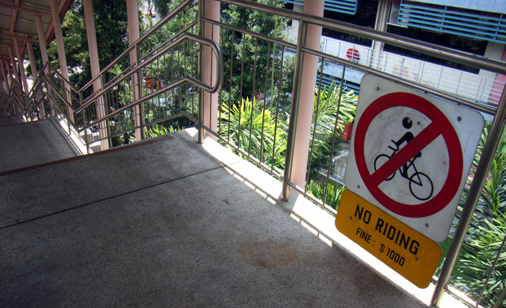 Запреты в Сингапуре. Штрафы Запреты в Сингапуре. Штрафы