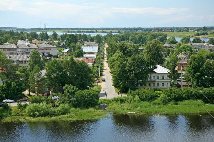 До Пошехонья можно добраться на автомобиле или рейсовым автобусом